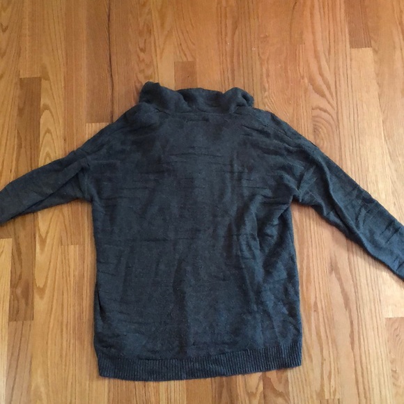 Patterned pull over sweater - Picture 3 of 3